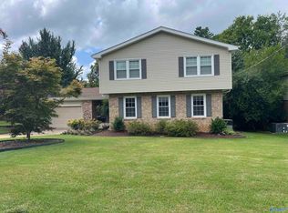 11316 Woodcrest Dr SE, Huntsville, AL 35803