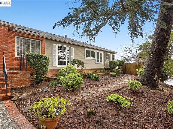 2nd image of 18028 Almond Rd