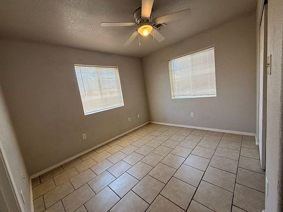 5th image of 976 S 37th Ave #B