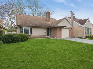 925 Wilkinson Pkwy, Park Ridge, IL 60068