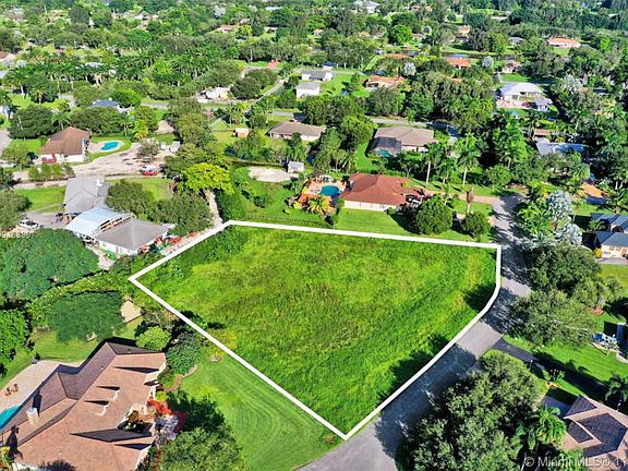 4th image of 20231 Sw 51st Ct