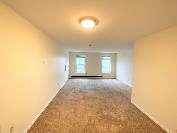 4th image of 8-10 Essex St #5