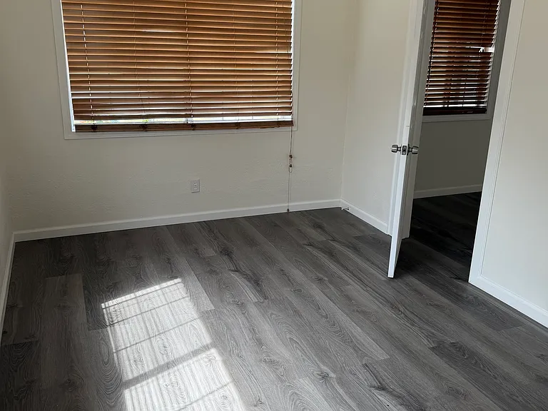 3239 N Mountain View Ave — Photo 12