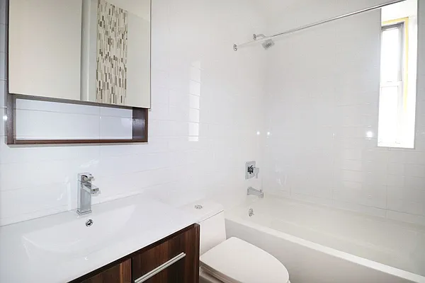 Rented by Uptown Flats LLC | media 29