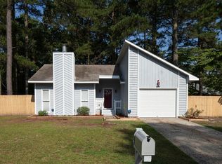 649 Dowfield Dr, Fayetteville, NC 28311
