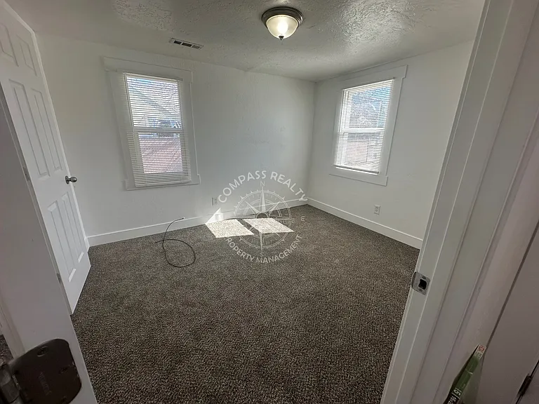 245 E Marvista Ln — Photo 12