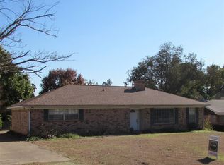 2205 Ingleside Dr, Grand Prairie, TX 75050