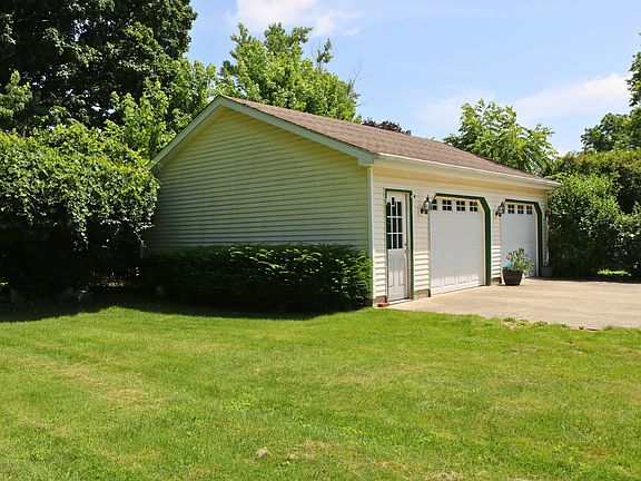 5th image of 1258 W Country Club Rd