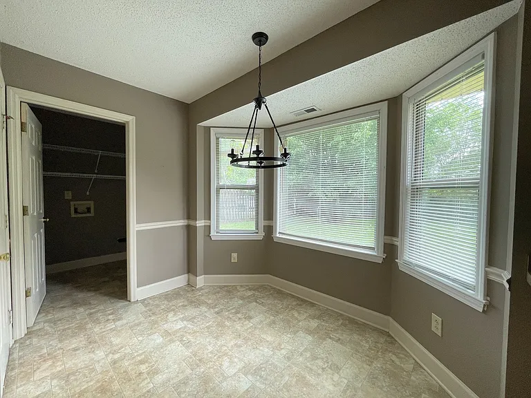 124 Wickstone Rd — Photo 17
