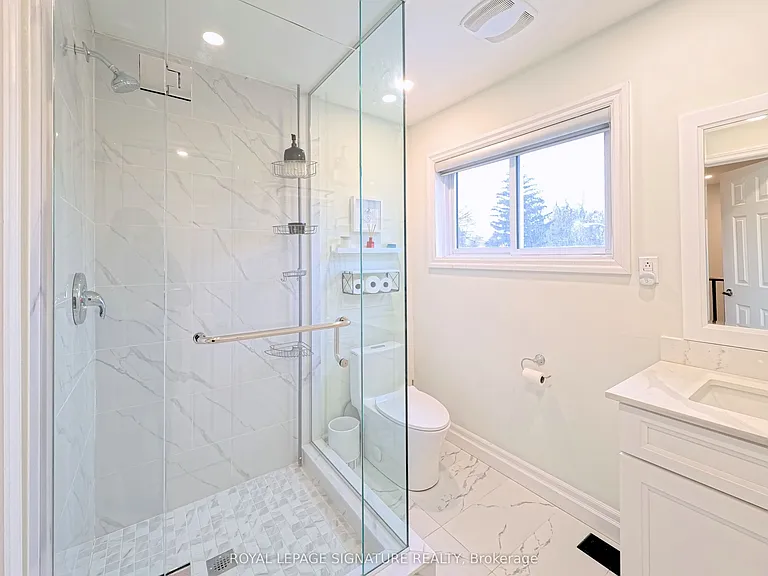 94 Meighen Ave — Photo 16