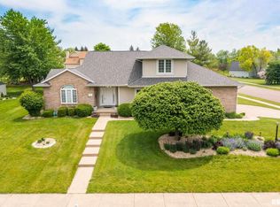 5224 N Rothmere Dr, Peoria, IL 61615