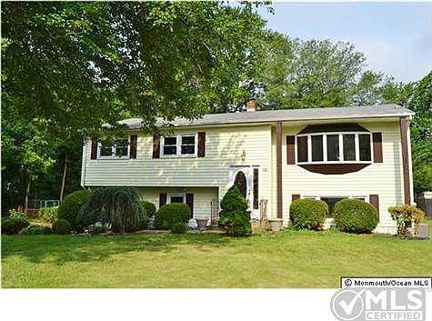 3rd image of 14 Bayberry Ln