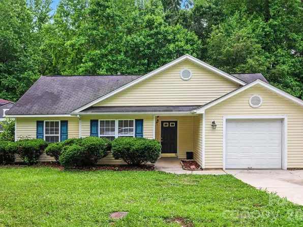 3385 Hunting Wood Ct, Gastonia, NC 28052