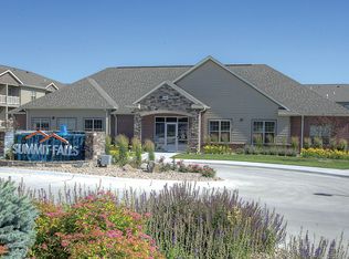 Summit Falls Apartments & Townhomes, Lincoln, NE 68516