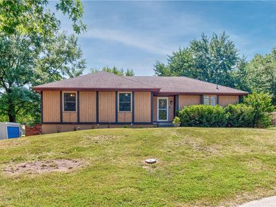 122 SW Hawaii Ct, Blue Springs, MO, 64015