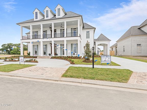 2nd image of 302 Castle Vine Way