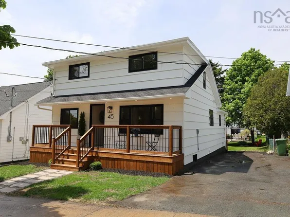 45 Russell St, Dartmouth, NS B3A 3M9