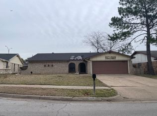 3003 High Meadows Dr, Arlington, TX 76014
