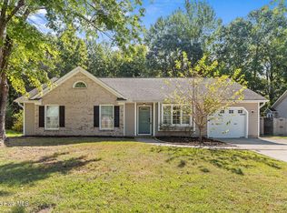 182 Raintree Cir, Jacksonville, NC 28540