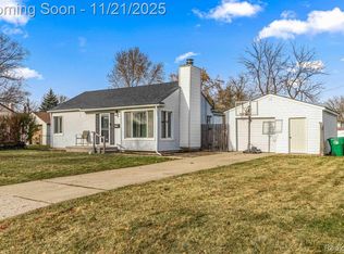 29536 Dover St, Garden City, MI 48135