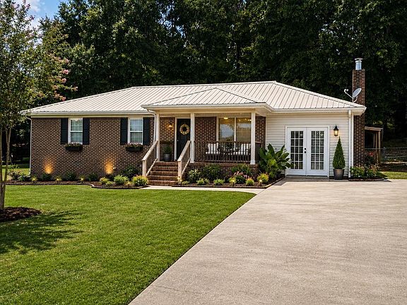 2nd image of 4626 Honeysuckle Rd