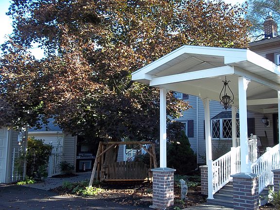 covered porch trex/vinyl