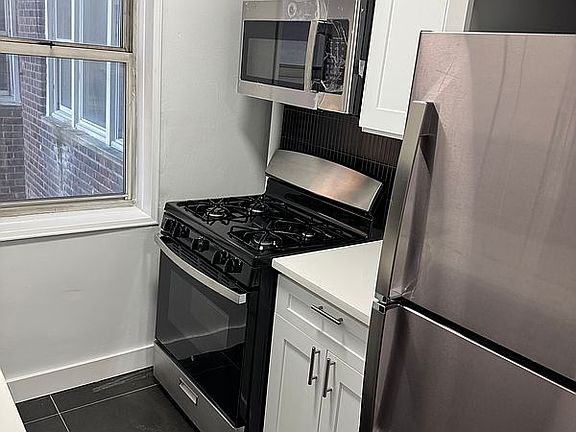 2nd image of 180 Van Cortlandt Park S #2JJ