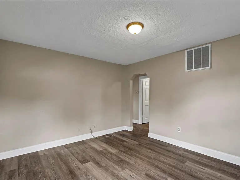 3328 Farnsley Rd — Photo 8