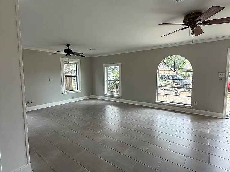 8778 Houma Dr — Photo 1