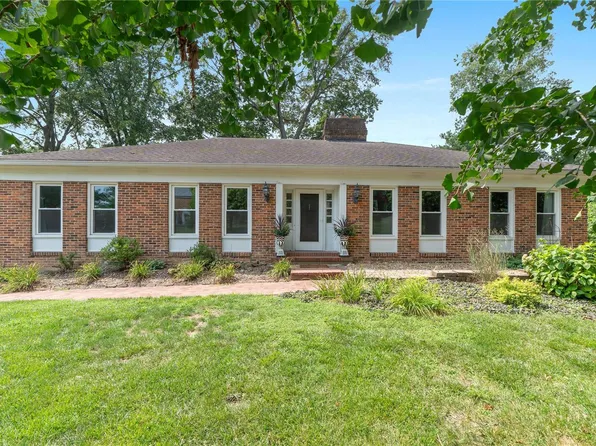 9836 Wild Deer Rd, Saint Louis, MO 63124