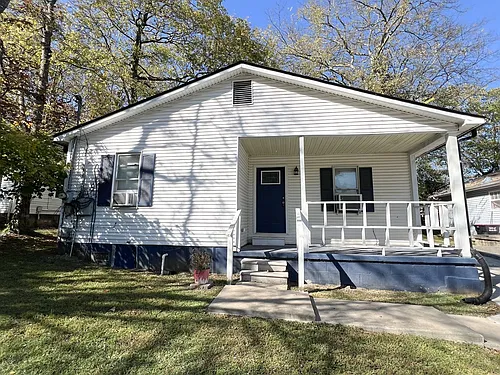 1139 Main St Photo 1