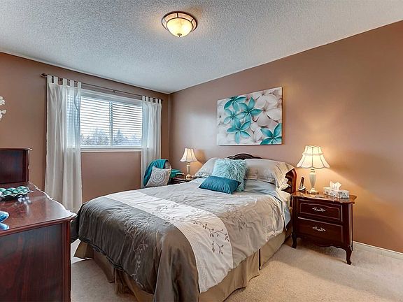 2nd image of 6 Pickett Cres