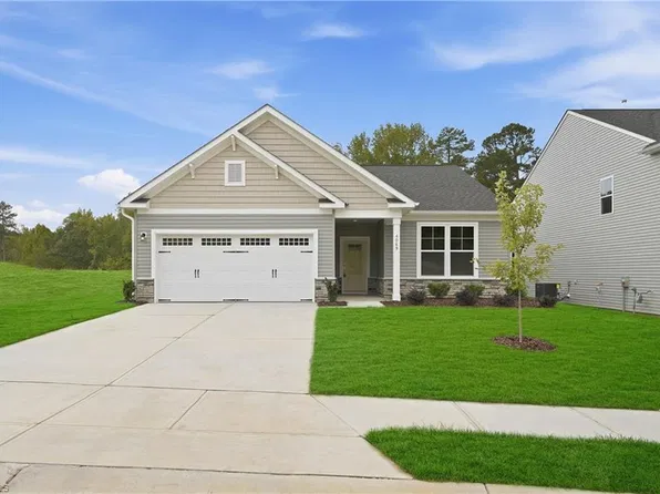 4069 Stallion St, High Point, NC 27262