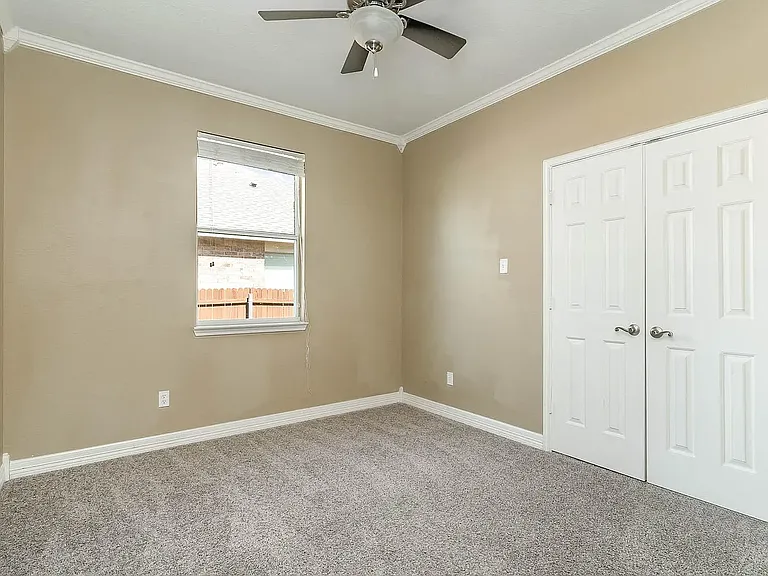 1300 Clear Creek Dr — Photo 18