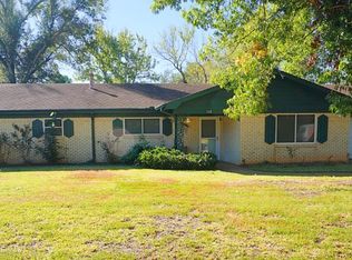 118 Larkspur Ln, Palestine, TX 75803