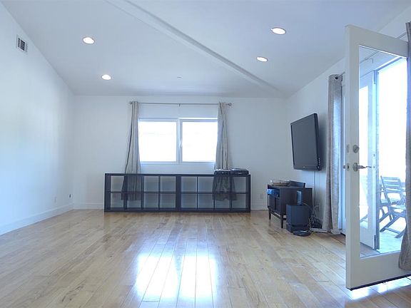 5th image of 1116 Chelsea Ave APT 5