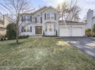 32 Sun Hollow Rd, Howell, NJ 07731