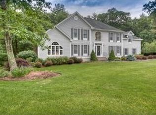 12 Wesley Ln, Salem, NH 03079