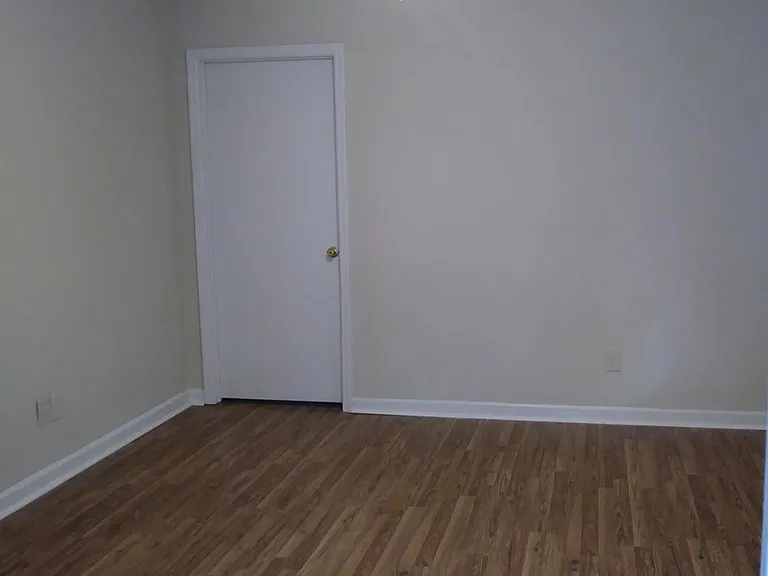1610 Bryn Mawr Ave — Photo 5