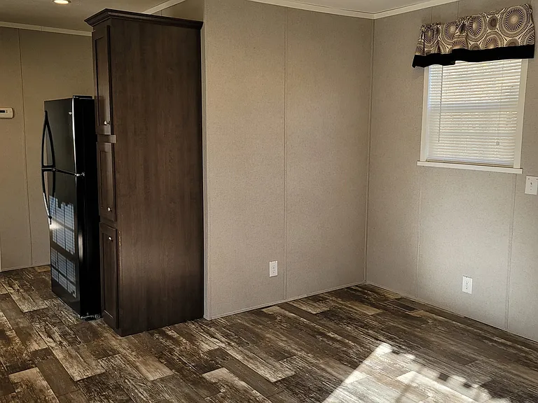 Hawaiian Gardens/Holly Village — Photo 16
