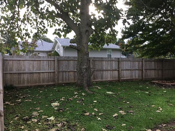 4th image of 800 S Daniel Ln