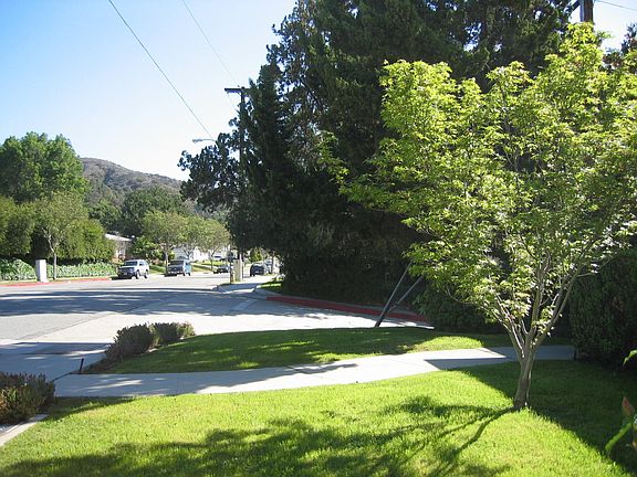 3rd image of 543 Solway St #543