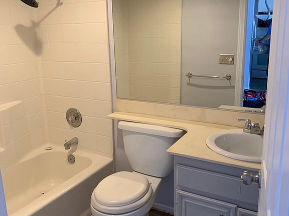 5th image of 3078 Broadway Unit 304