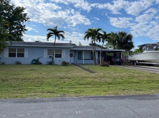 124 SE 24th Ave, Boynton Beach, FL 33435