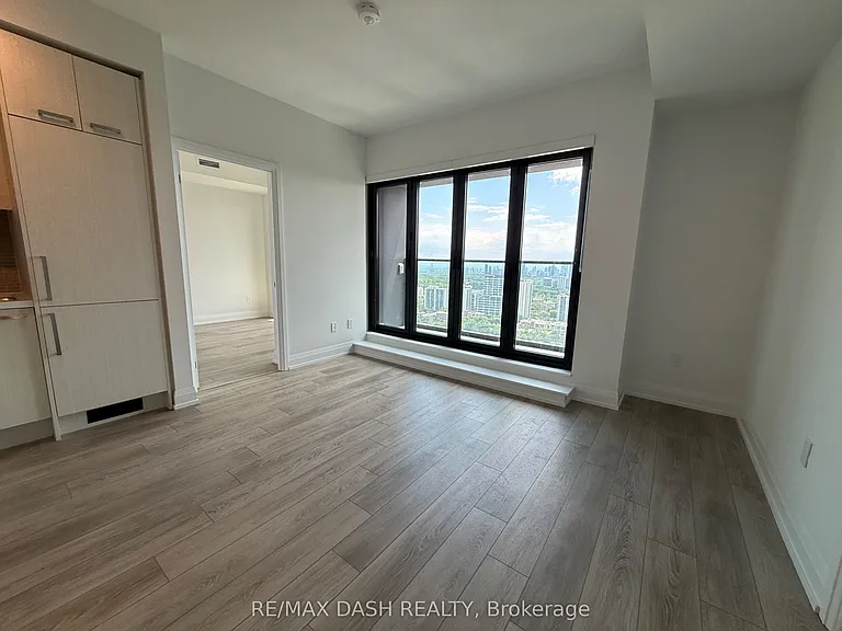 20 Soudan Ave #3804 — Photo 8