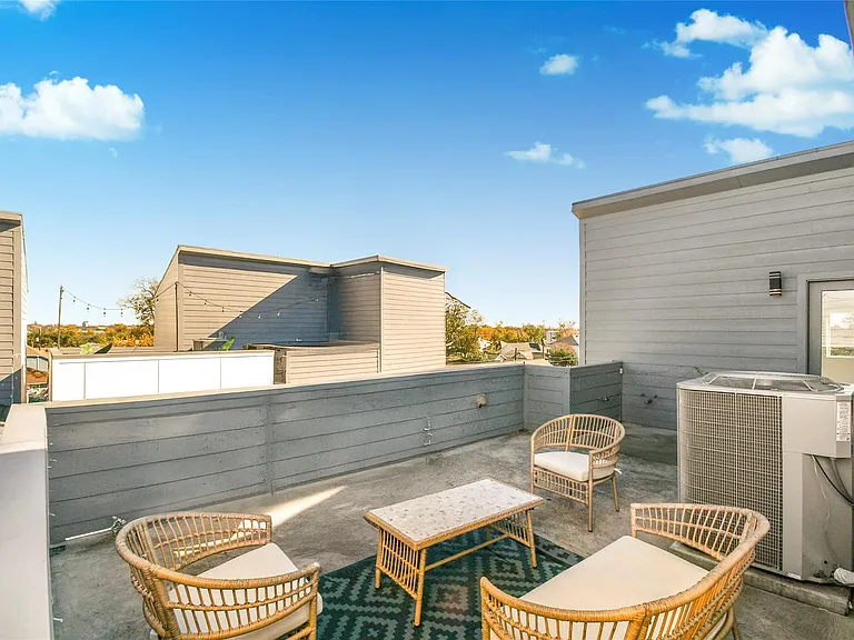 208 N York St #B — Photo 30