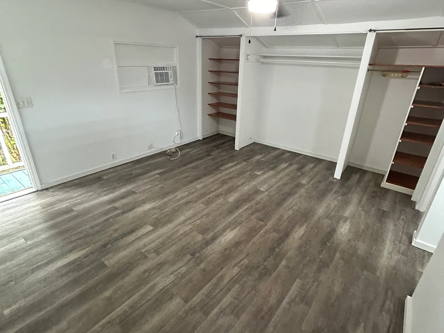 Studio, $2,000 — Photo 2