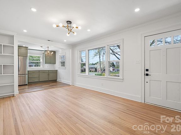 5th image of 212 Glendale St