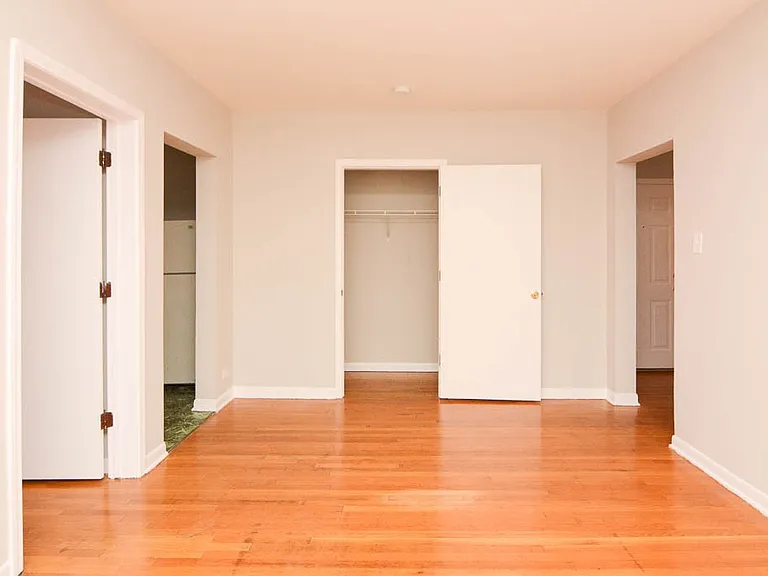 5736 N Winthrop Ave #413 — Photo 9
