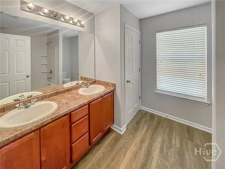 40 Transom Rd — Photo 13